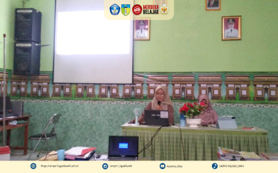 Guru SMPN 1 Ngadiluwih Optimalkan Pembelajaran Lewat Edu Tools Magic School AI